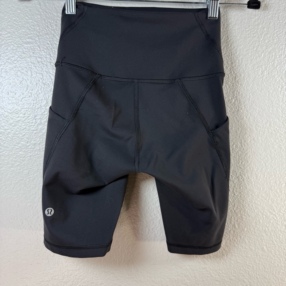 Lululemon Black High-Waisted Shorts SZ:4 - Picture 6 of 10
